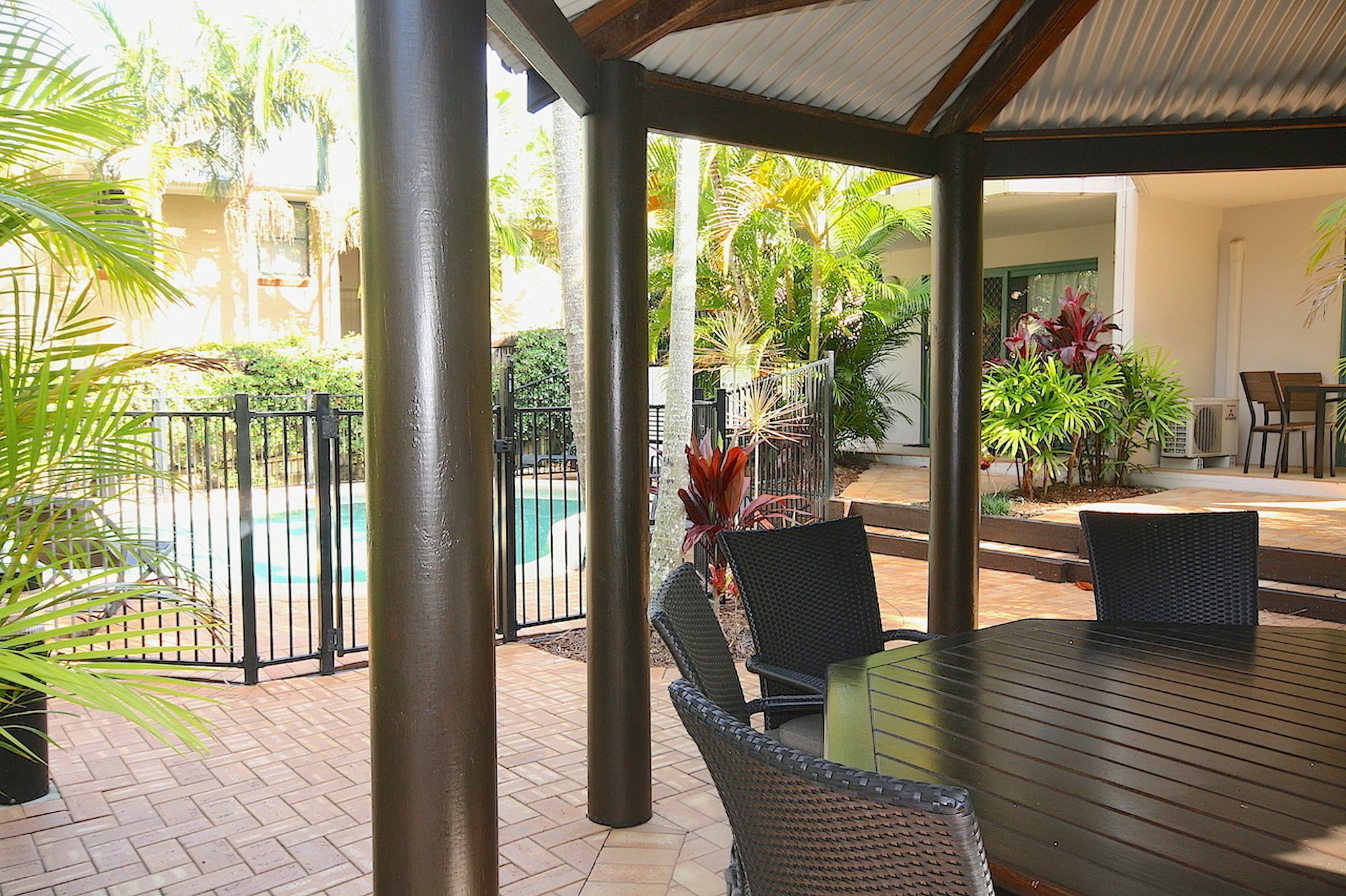 Aparthotel Cossies By The Sea Byron Bay Esterno foto